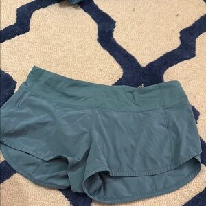 Lululemon Speedup Shorts teal 2.5”
